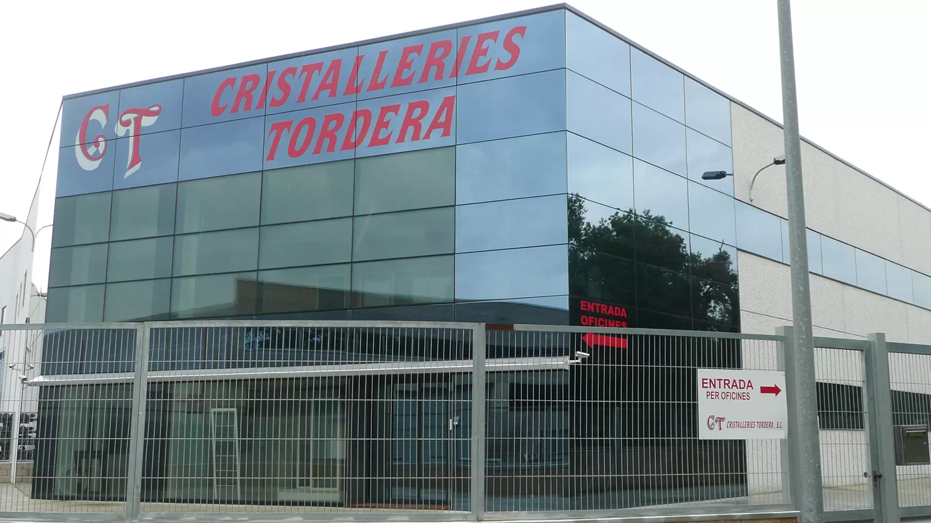 Fabricación a medida de carpintería de aluminio y cristaleros en Tordera (Barcelona)